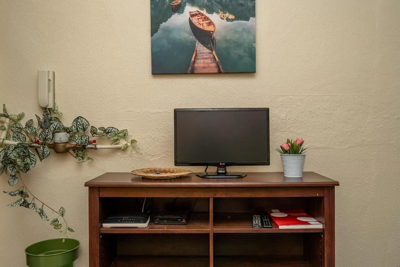 Cozy One Bedroom Apt In Historic Location - Carmo Lisbon