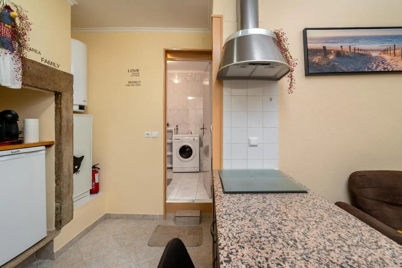 Cozy One Bedroom Apt In Historic Location - Carmo Lisbon