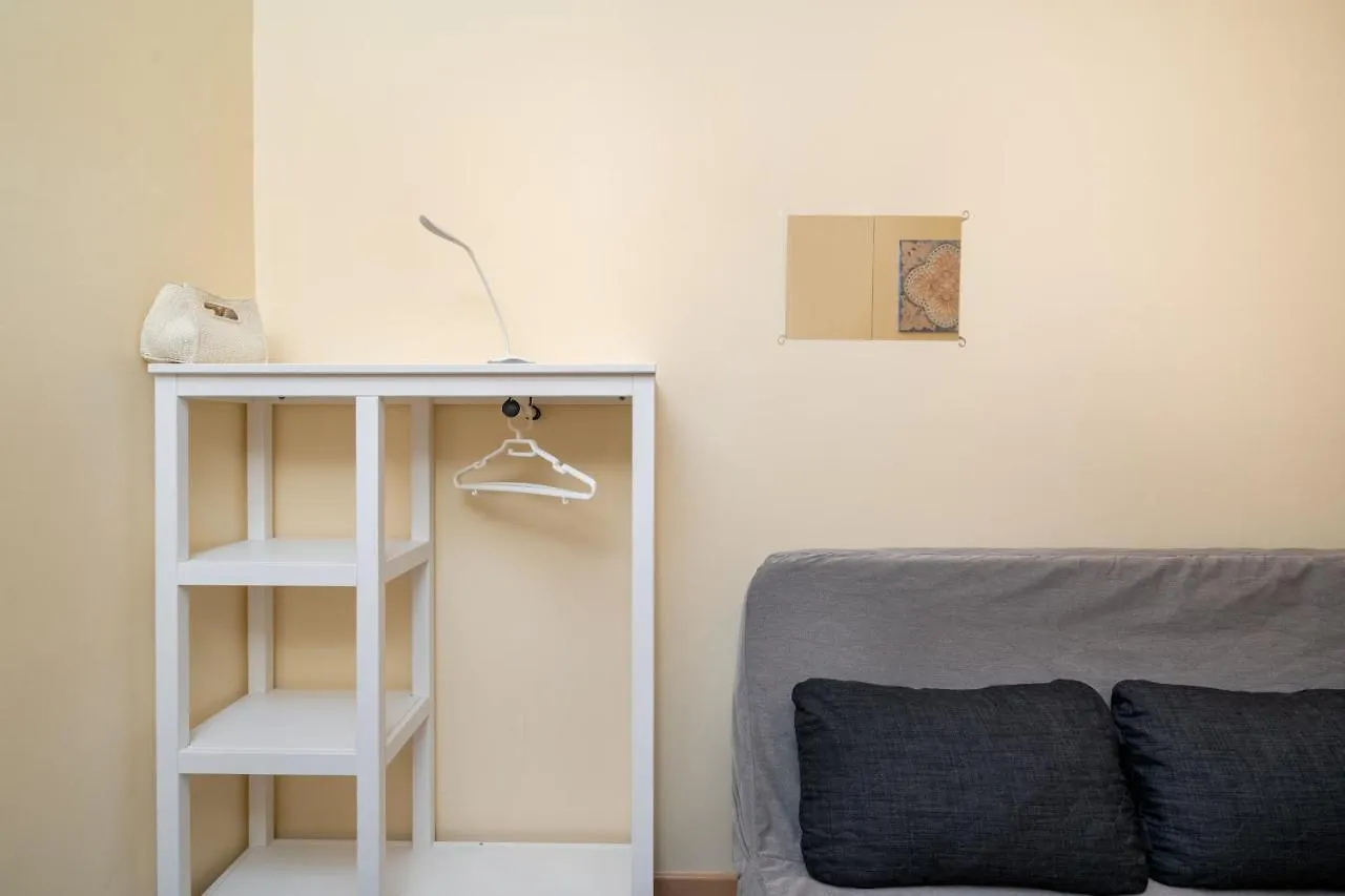 Cozy One Bedroom Apt In Historic Location - Carmo Lisbon 0*,